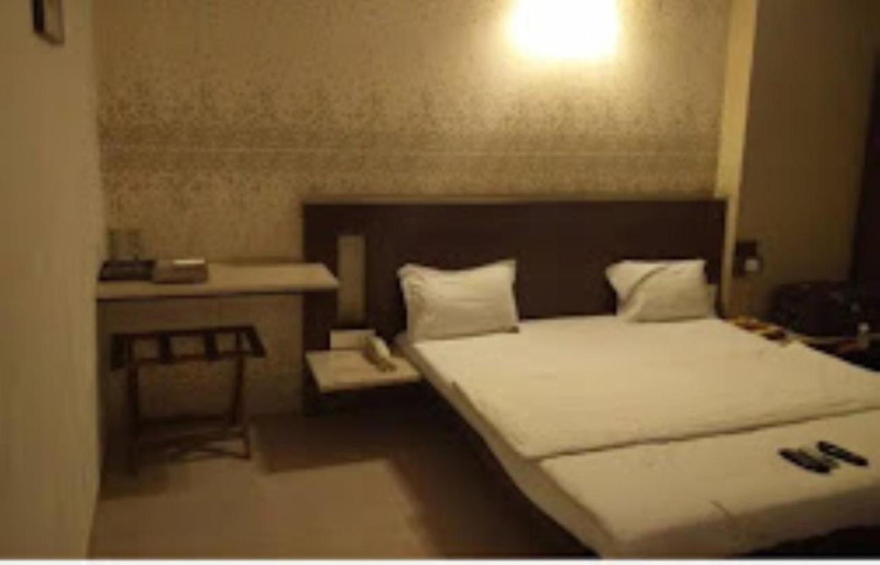 Hotel Sai Saya,נאסיק מראה חיצוני תמונה