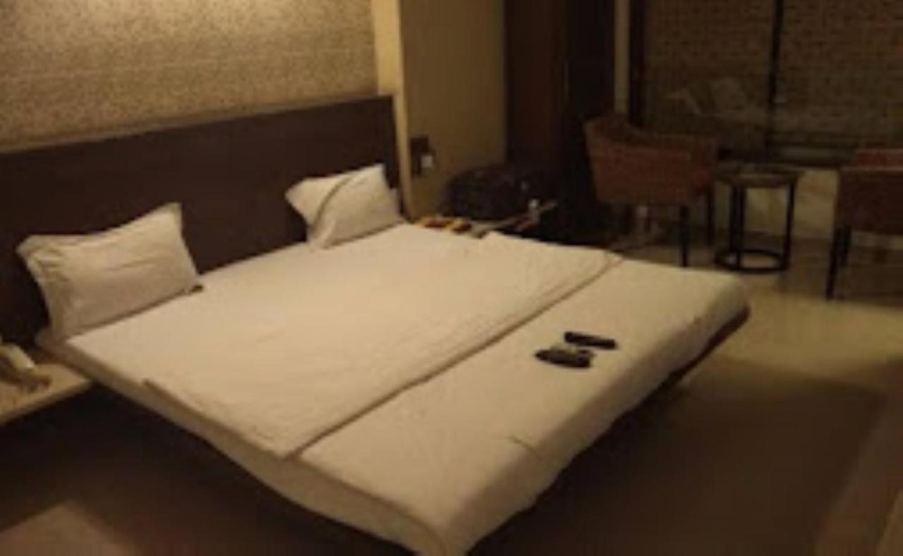 Hotel Sai Saya,נאסיק מראה חיצוני תמונה