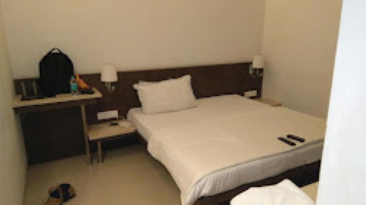 Hotel Sai Saya,נאסיק מראה חיצוני תמונה